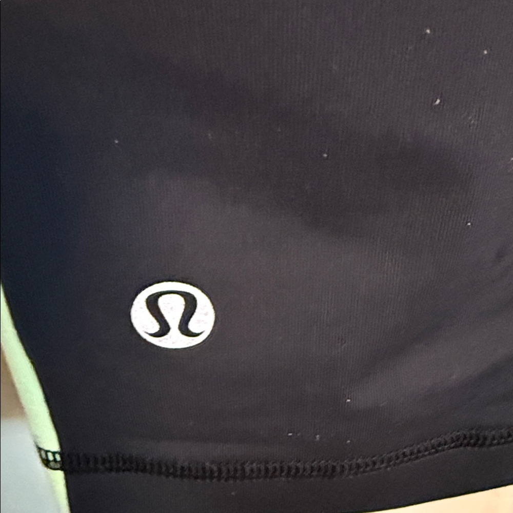 LULULEMON TRAING KNEE LENGTH WOMENS LEGGING Sz 4 - Picture 6 of 8
